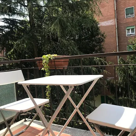 While Underground And Bus Station A/c Apartment Milan